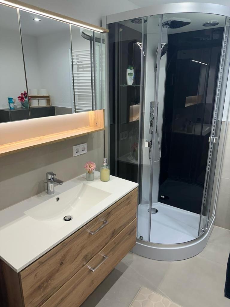 Moderne Ruhige Ferienwohnung Ubstadt-Weiher Екстер'єр фото